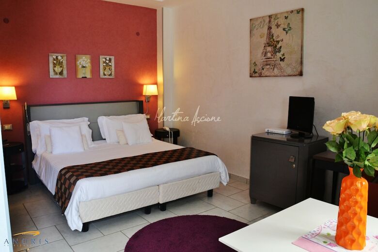 Andris Hotel