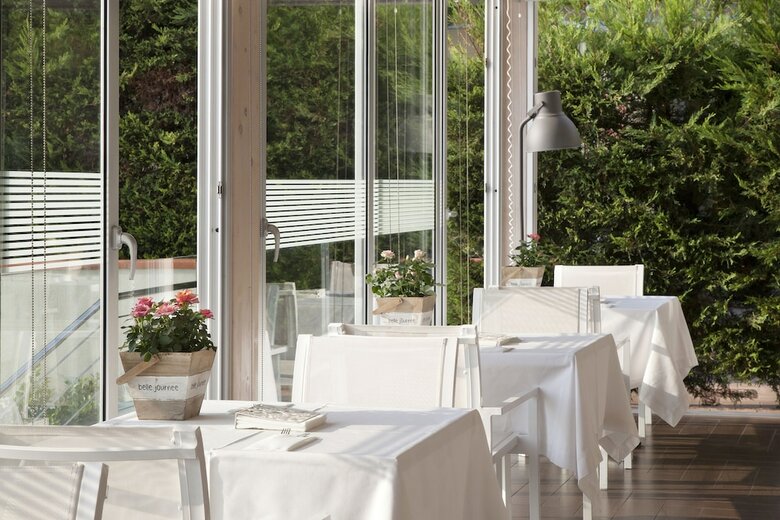 Andris Hotel