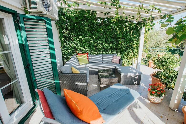 House Jakov