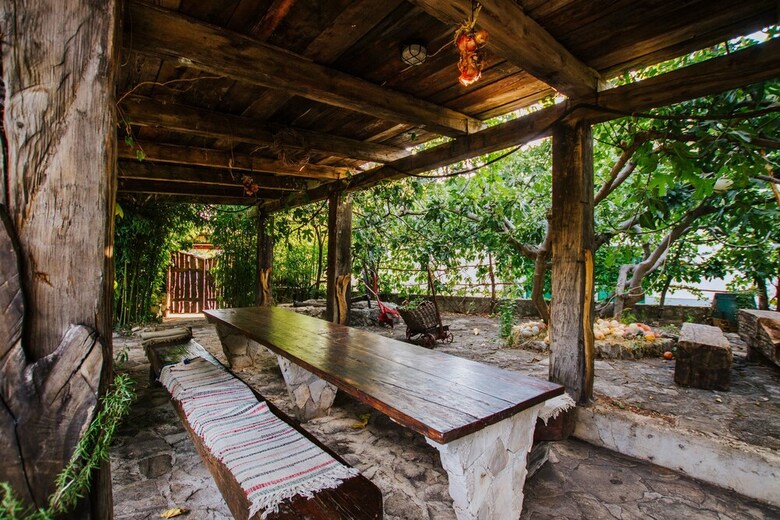 House Jakov