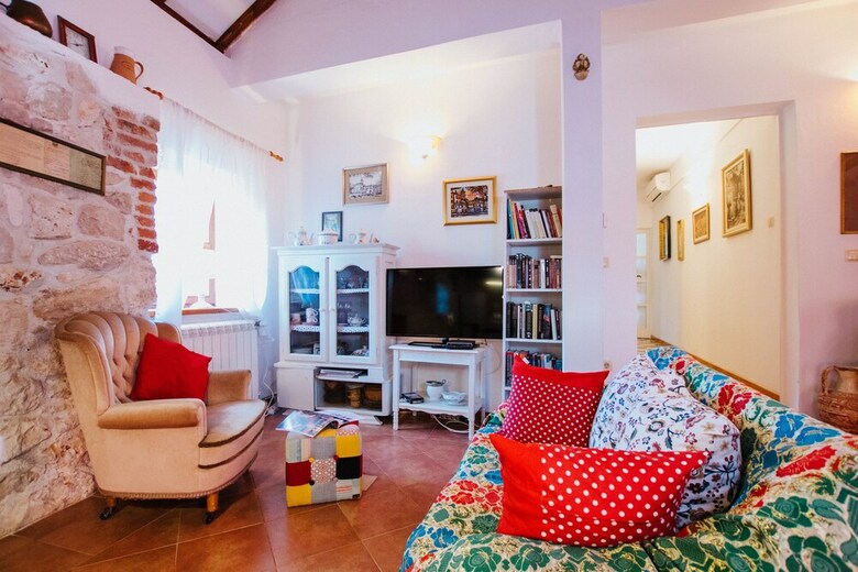 House Jakov