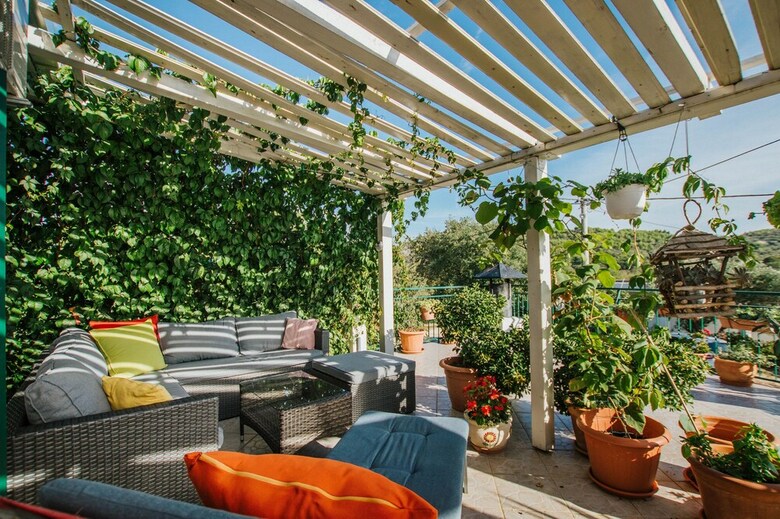 House Jakov