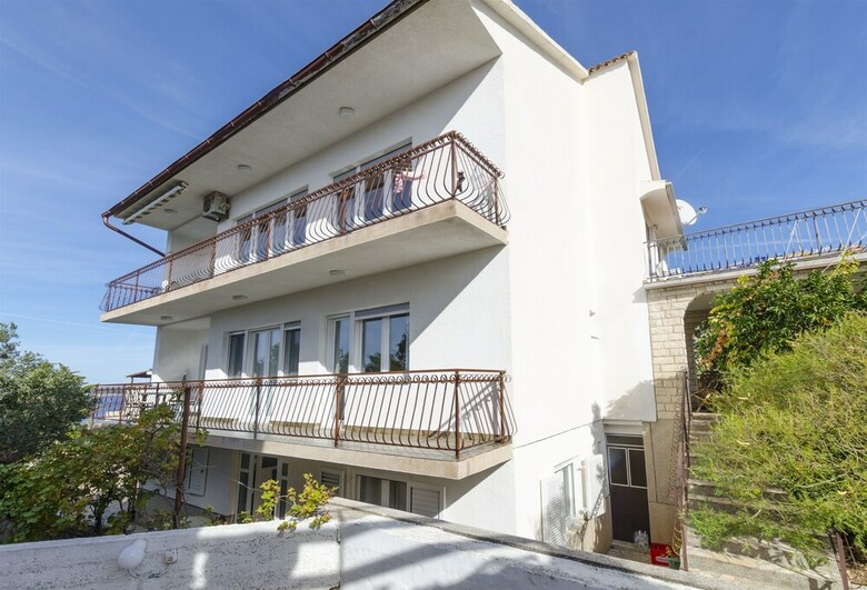 Apartments Karmela