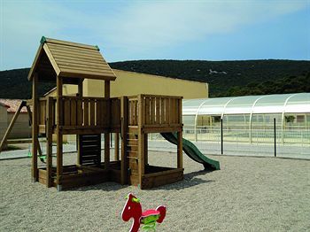 Park & Suites Village Gorges de L'h�rault-c�vennes