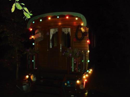 Bed & Breakfast Roulottes Du Rouard
