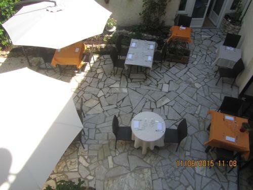 Hotel Logis Au Croissant