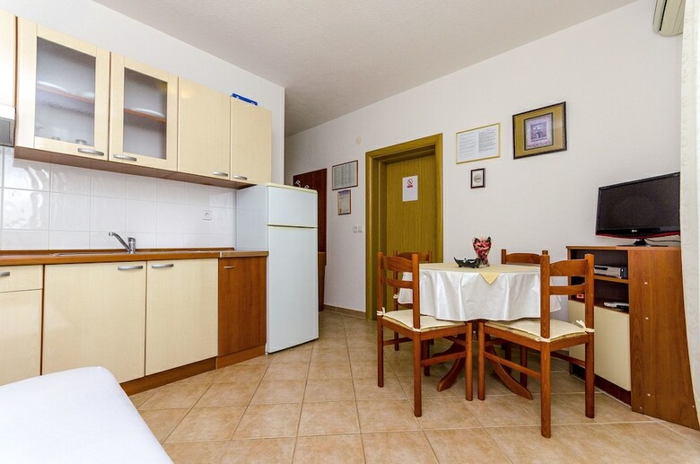 Apartments Luka