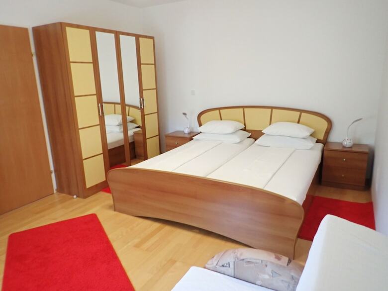 Apartamentos Asja-on Quiet Location And With Beautiful Garden