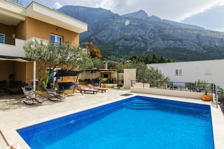 Apartamentos House Arija