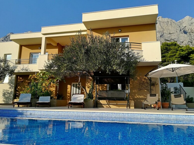 Apartamentos House Arija