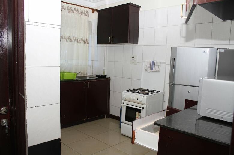 Hotel Karibu Bb Suites