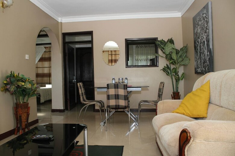 Hotel Karibu Bb Suites