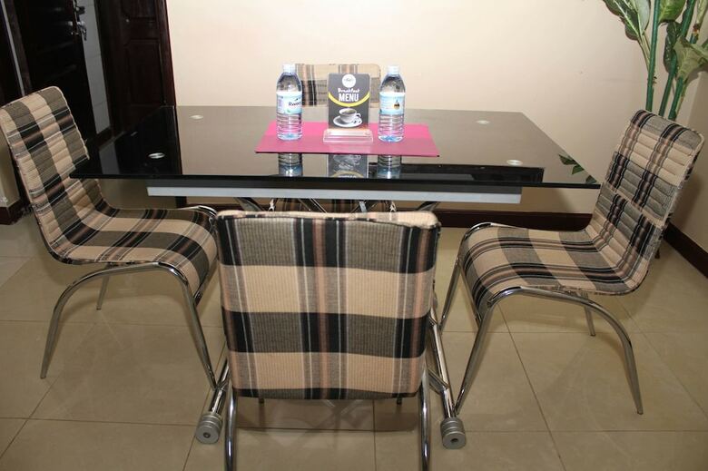Hotel Karibu Bb Suites