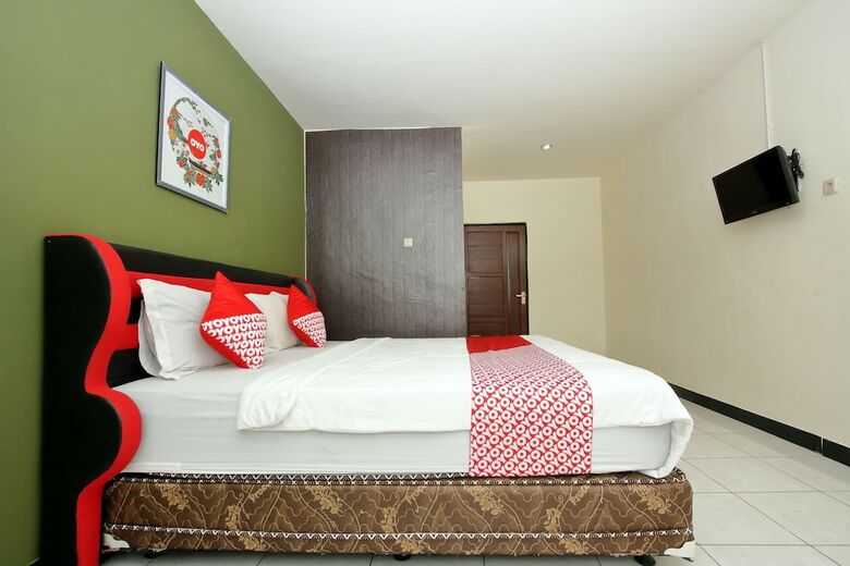 Hostal Oyo 933 Wisma Malawen