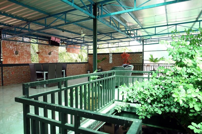 Hostal Oyo 933 Wisma Malawen