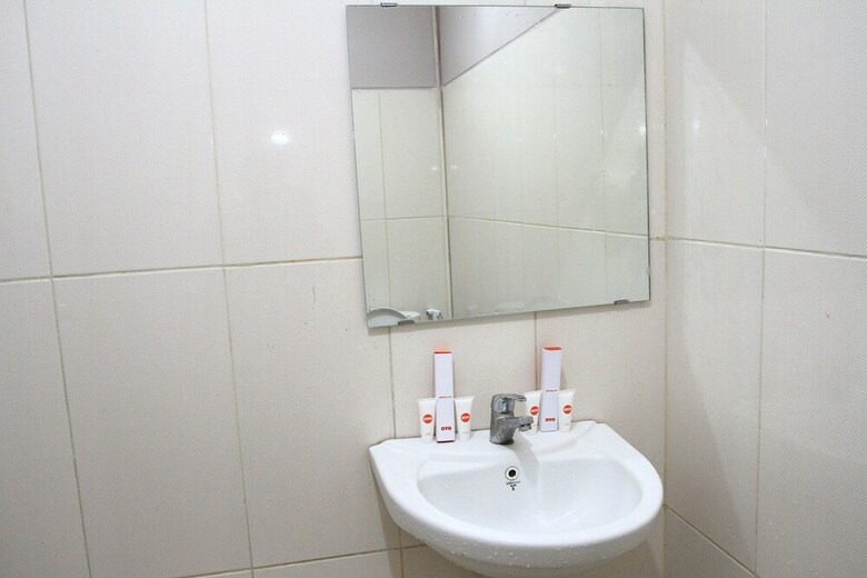 Hostal Oyo 1020 Pelita Guest House
