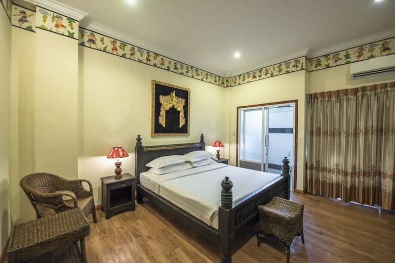 Royal House Hotel