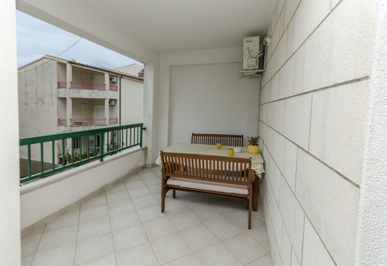 Apartments Ton?i