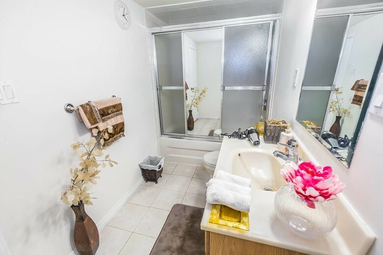 Serenity Retreat 2 Bedroom Guest Suite