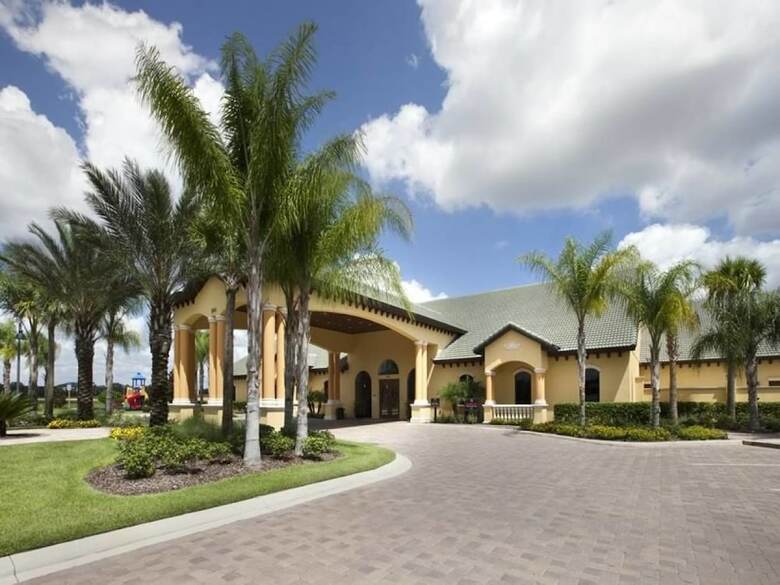 Paradise Palms Resort