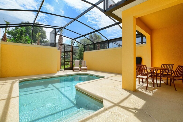 Paradise Palms Resort