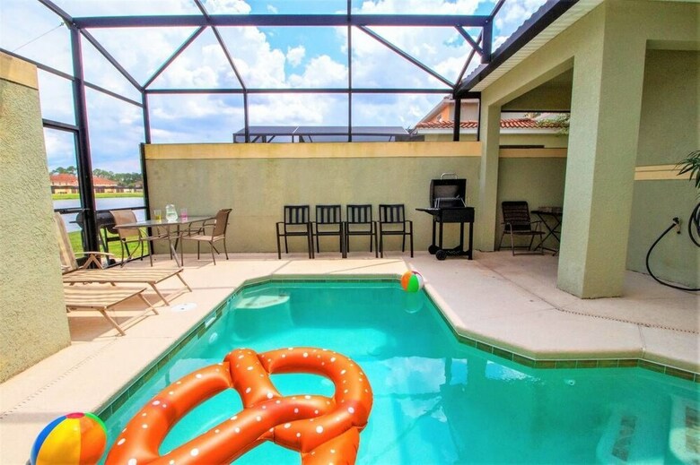 Paradise Palms Resort
