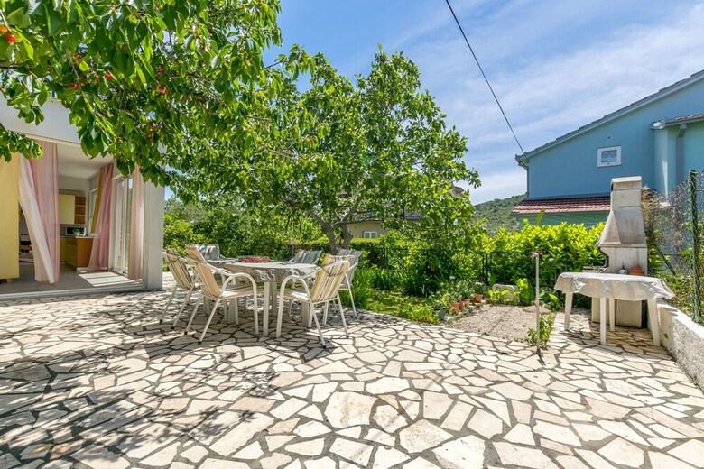 House Sun?ani Dvori