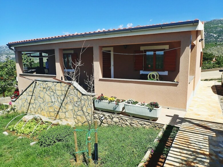 Apartment Boreas-with Panoramic View To The Sea And Velebit