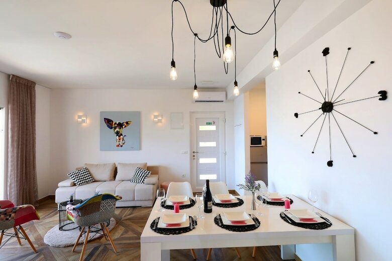 Redstone Luxury Apartments