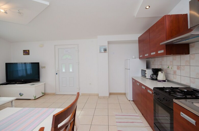 Apartments Mladen
