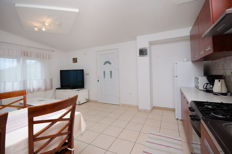 Apartments Mladen