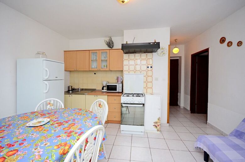 Apartments Mladen