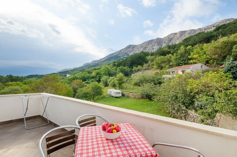Apartments Mladen