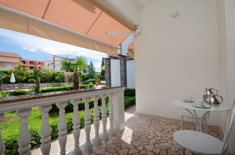 Apartments Sini?a