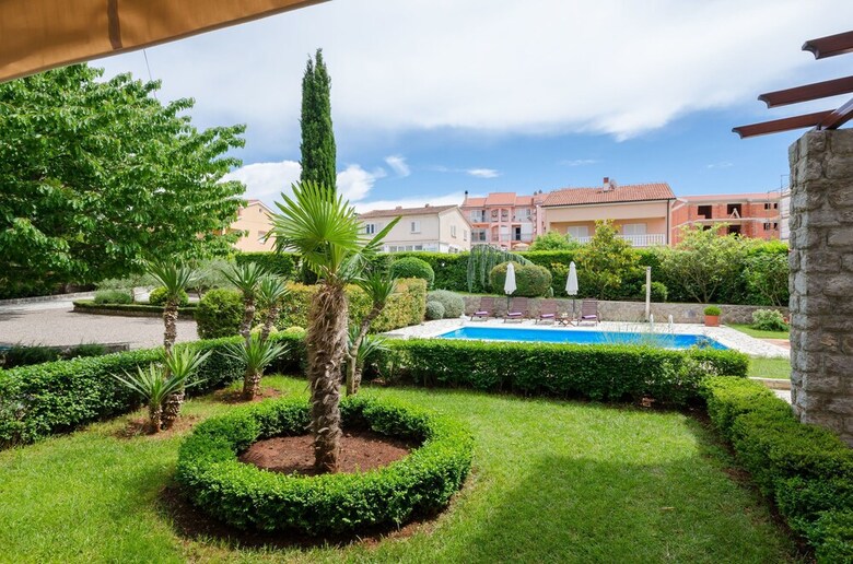 Apartments Sini?a