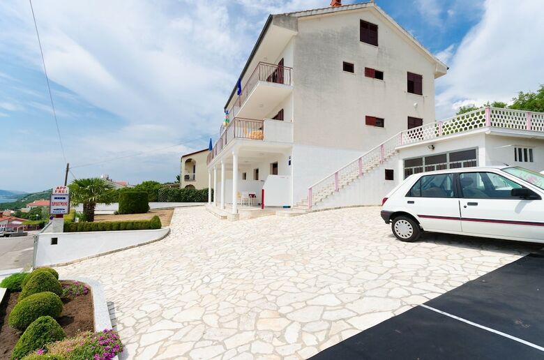 Apartments Rozaria