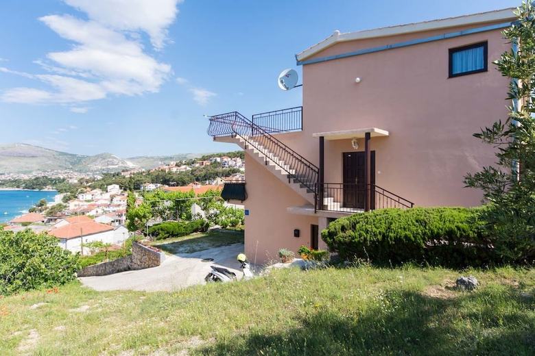 Apartment Ljube