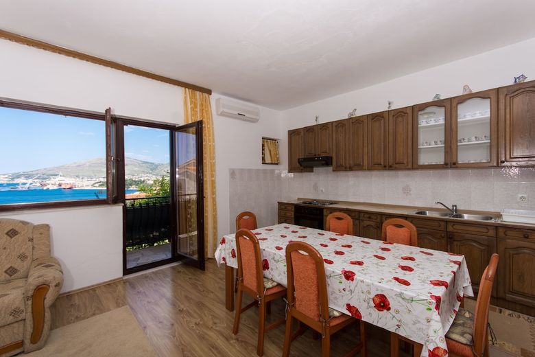Apartment Ljube