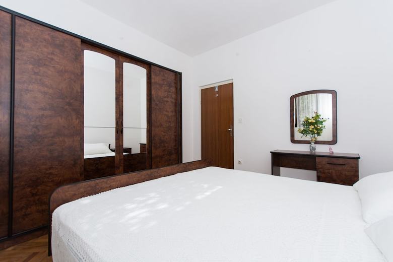Apartment Ljube
