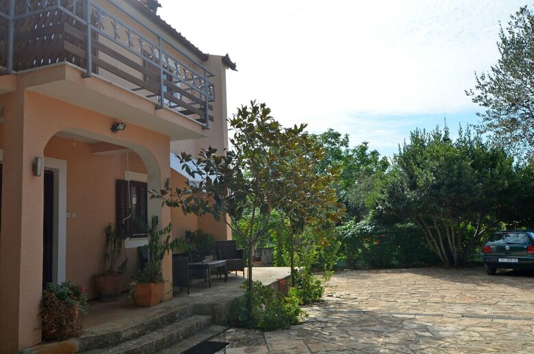 Apartments Josip
