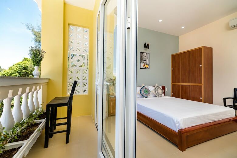 Hotel Golden Walls Homestay