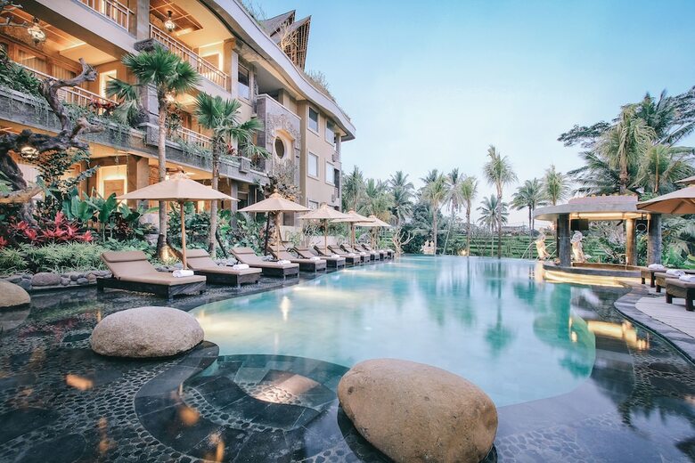 Bed & Breakfast Kuwarasan A Pramana Experience