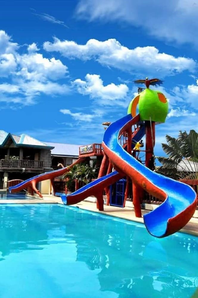 Hotel Heart Of D' Ocean Beach Resort