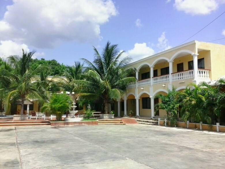 Hotel Los Arcos