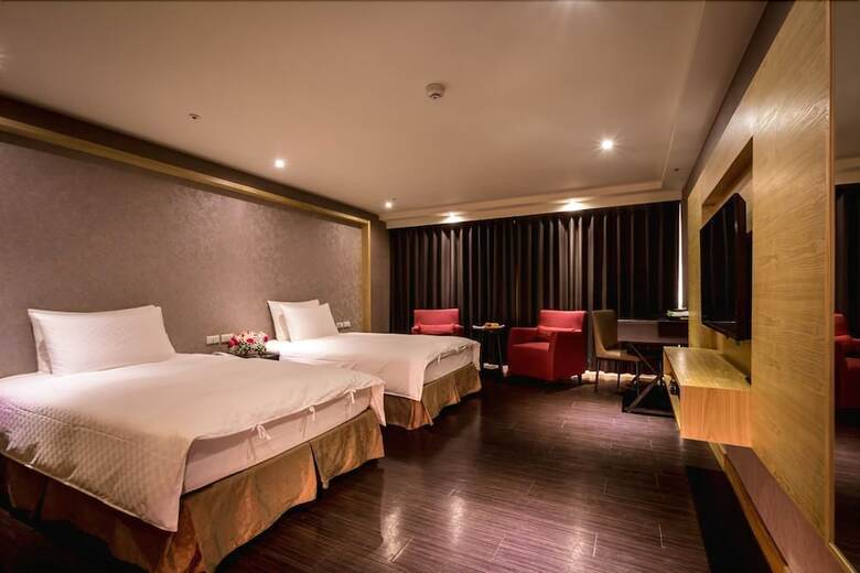 Chateau Rich Hotel