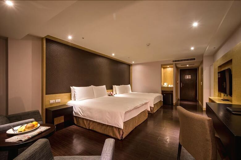 Chateau Rich Hotel
