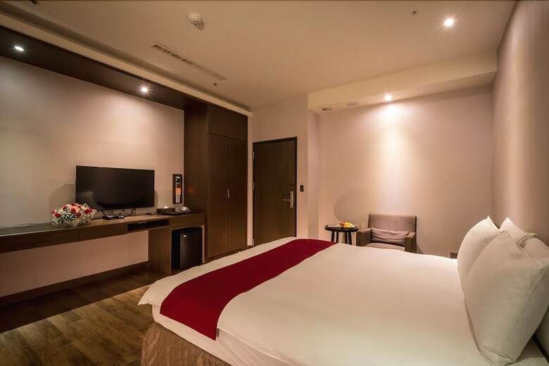 Chateau Rich Hotel