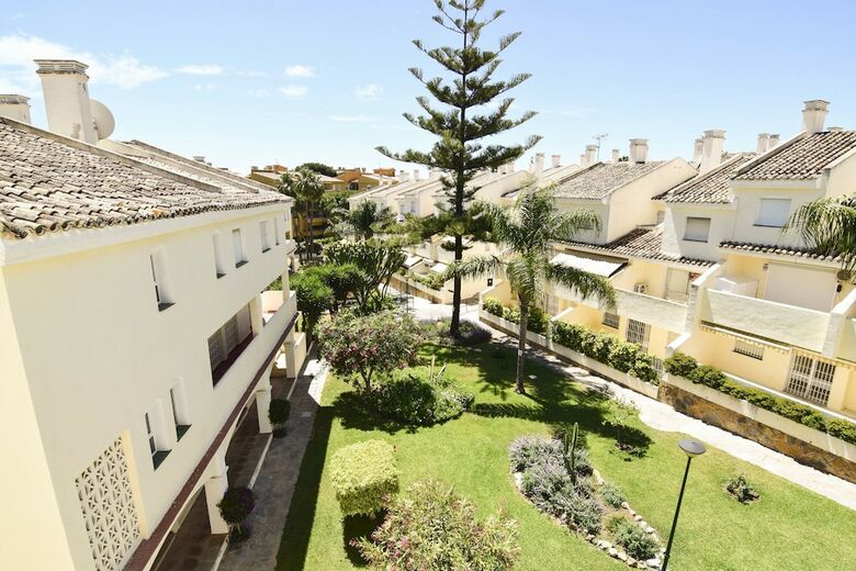 Apartamentos Letmalaga Calahonda
