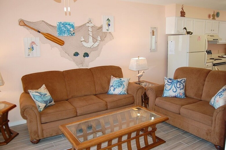 Las Palmas 204 Two Bedroom Condo