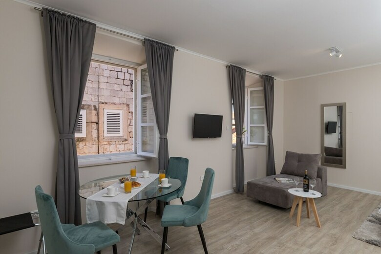 Apartments Urbis